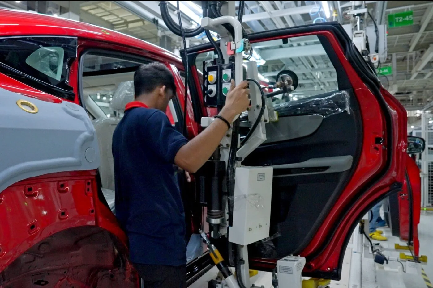 mahindra bev plant assembley 02 cropped mahindra bev plant assembley 02 cropped