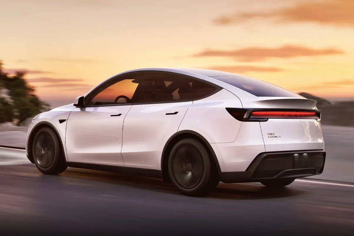 tesla model y facelift 2025 08 tesla model y facelift 2025 08