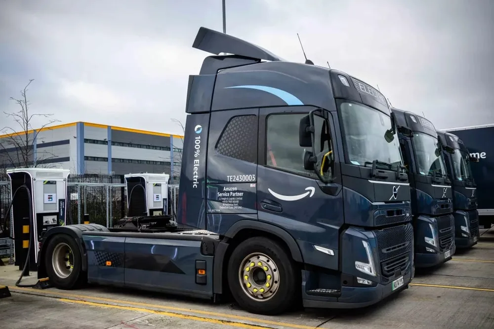volvo fm electric e lkw camión eléctrico amazon grossbritannien uk 2025 01 min volvo fm electric e lkw camión eléctrico amazon grossbritannien uk 2025 01 min