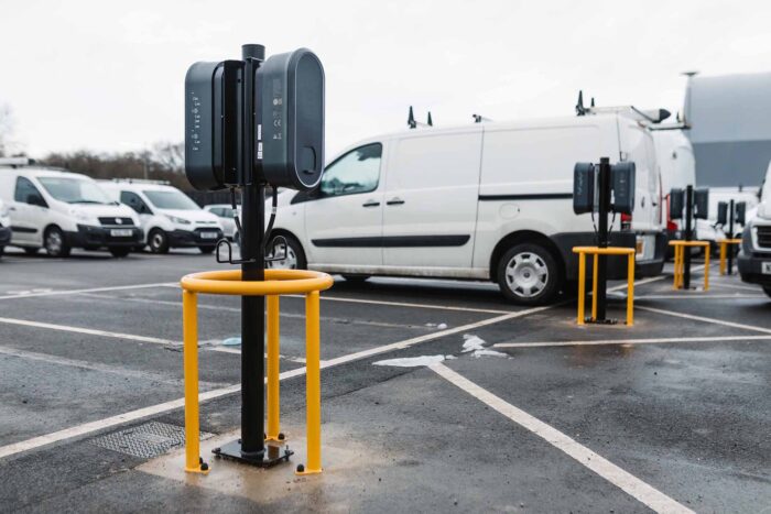 Compleo ladestation charging station wallbox grossbritannien uk islington min