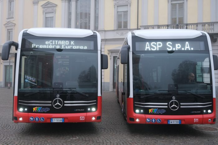 Daimler autobuses mercedes benz ecitaro k elektrobus autobús eléctrico astiservizi pubblici piemont italien italy min
