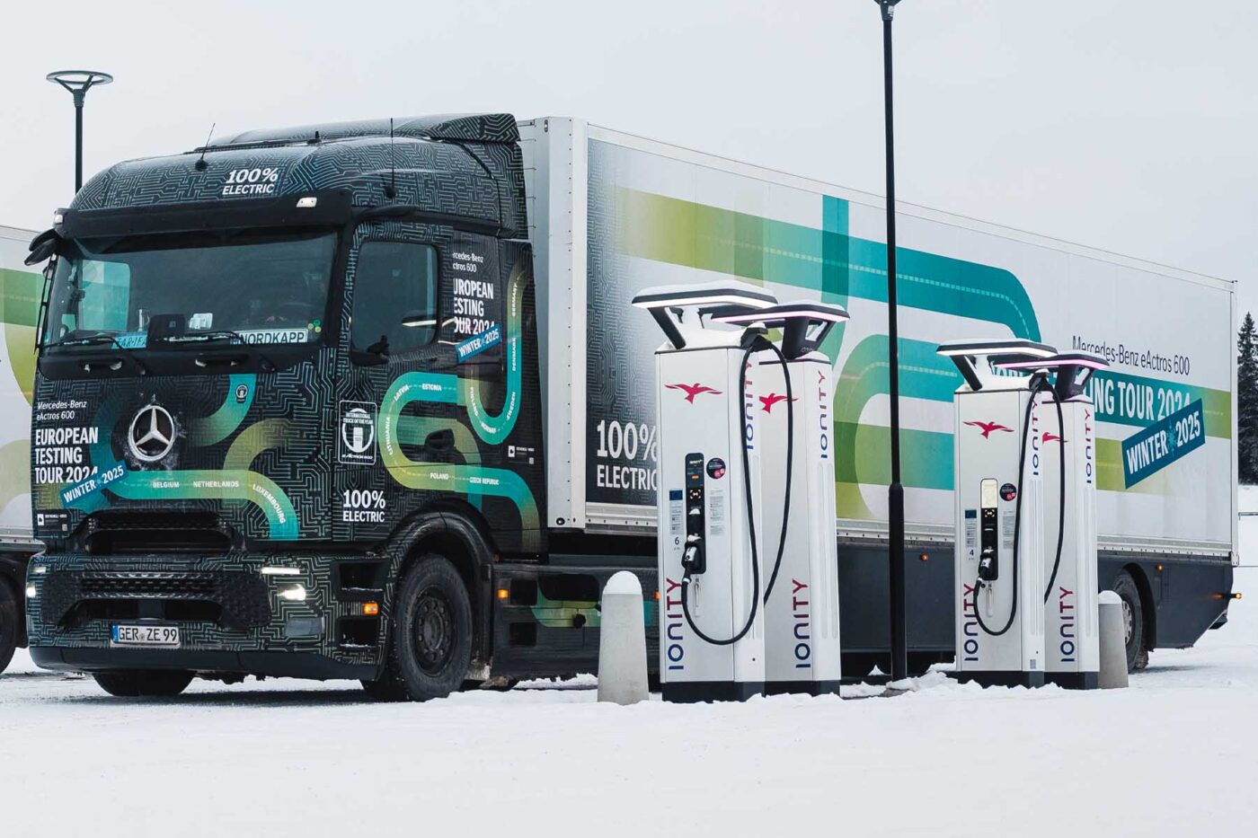 daimler truck mercedes benz eactros 600 winter testing e lkw electric truck ionity ladestation charging station 2025 01 min daimler truck mercedes benz eactros 600 winter testing e lkw electric truck ionity ladestation charging station 2025 01 min