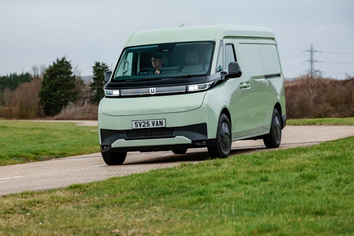 Farizon sv uk electric transporters