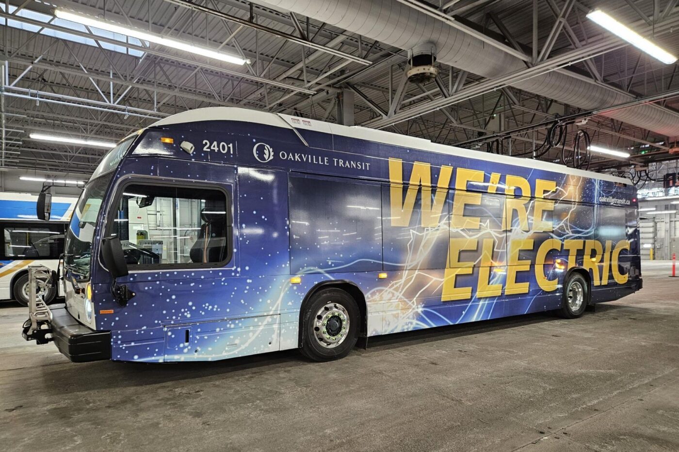 Oakville transit nova bus lfse canada cropped