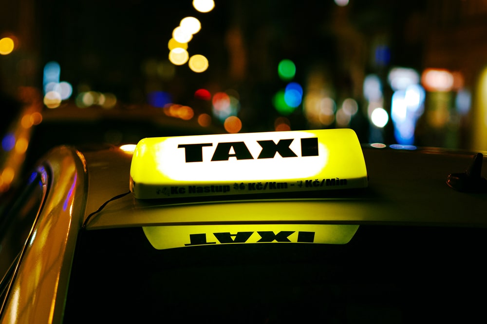 Taxi prag praga tschechien república checa unsplash min