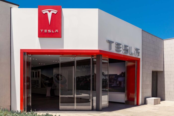 Tienda Tesla centro min