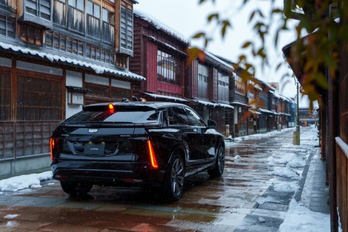 Cadillac japan cropped