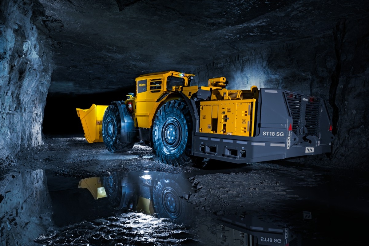 Epiroc scooptram st sg in underground mine