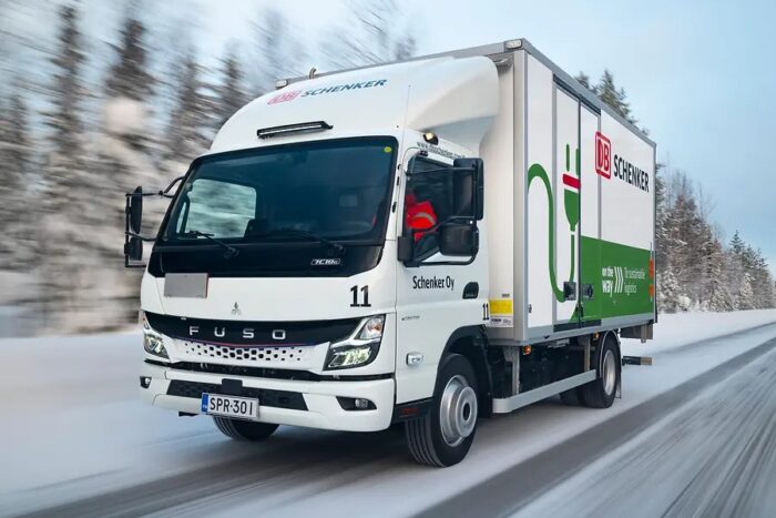 Fuso ecanter e lkw db schenker winter schnee finnland