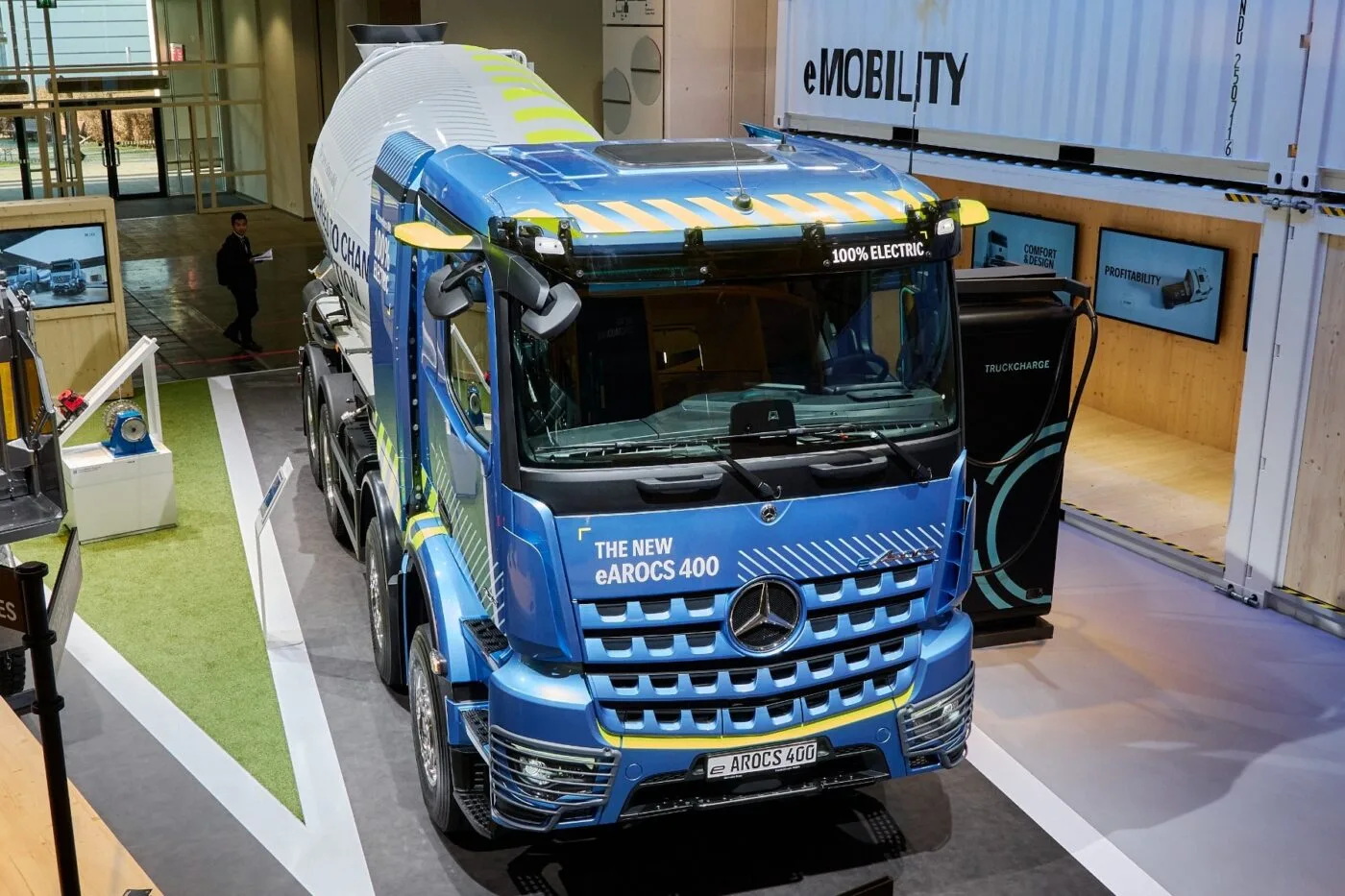 daimler truck mercedes benz earocs 400 e lkw electric truck 2025 06 min daimler truck mercedes benz earocs 400 e lkw electric truck 2025 06 min
