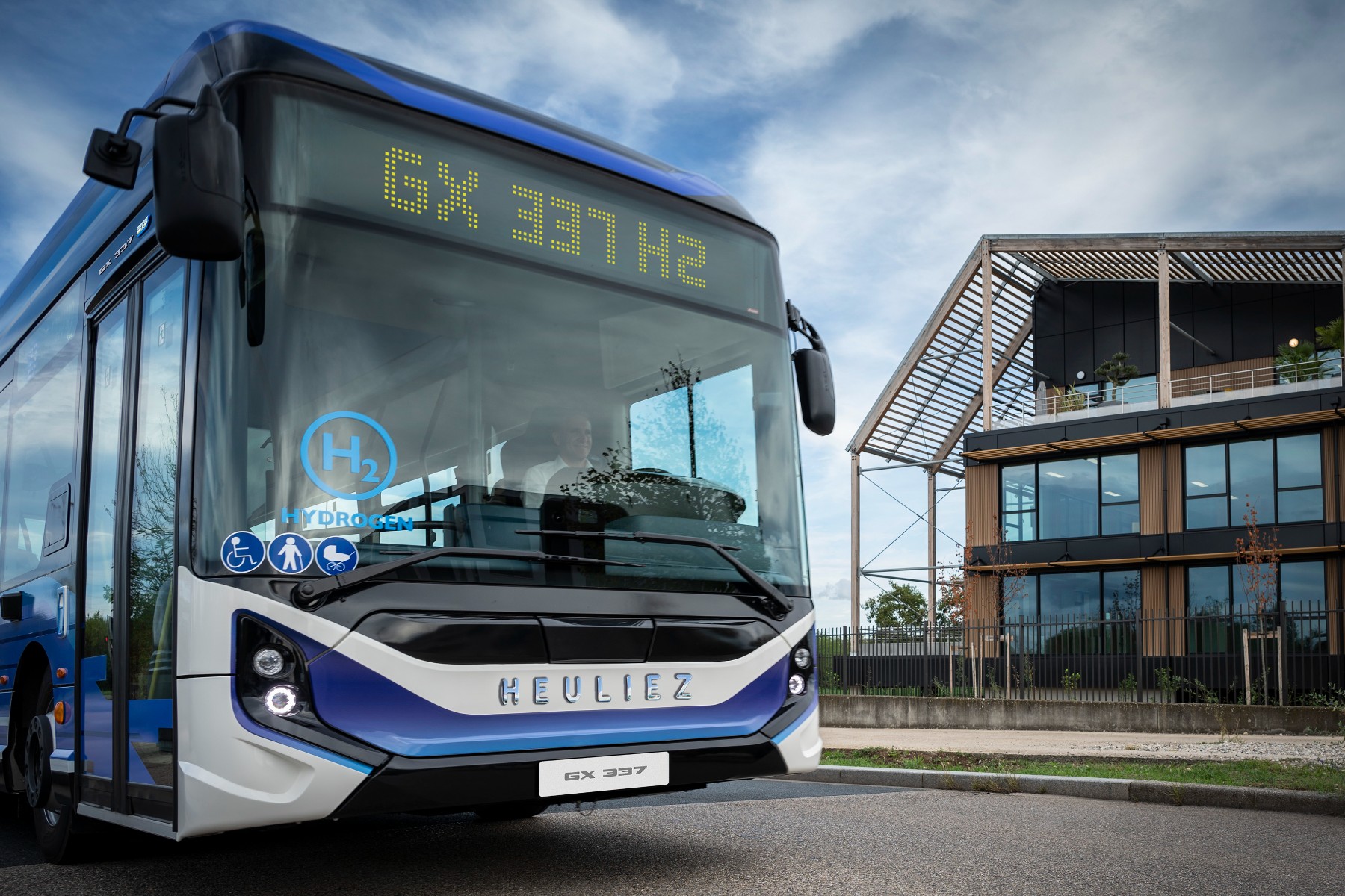 Revolutionizing Public Transportation: The Introduction of Heuliez GX 337 H2 Linium Hydrogen Buses