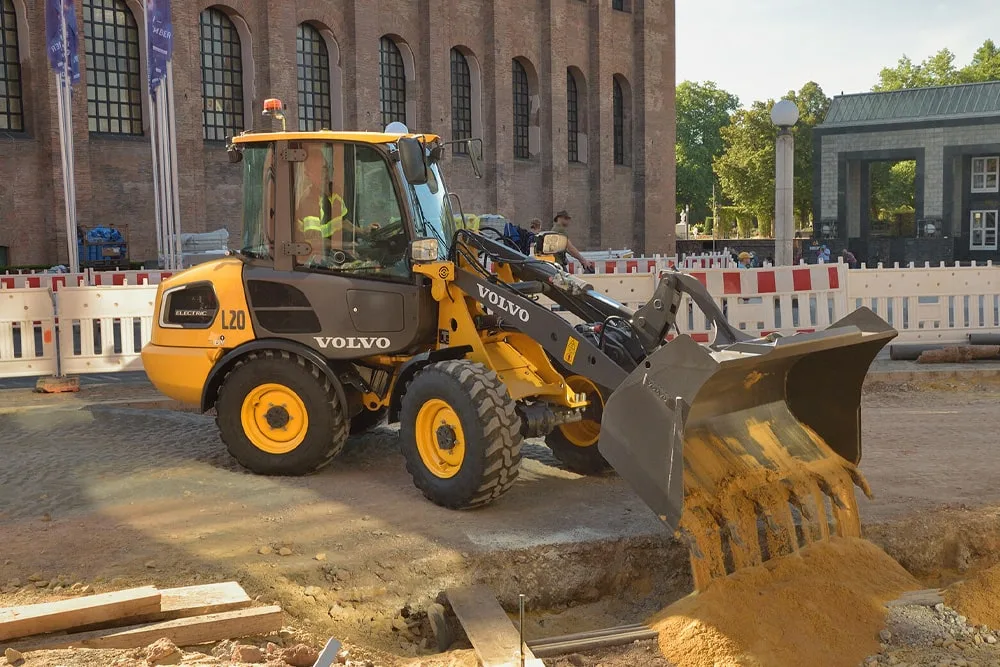 volvo construction equipment volvo ce l20 electric wheel loader e radlader construction baumaschinen 2025 02 min volvo construction equipment volvo ce l20 electric wheel loader e radlader construction baumaschinen 2025 02 min