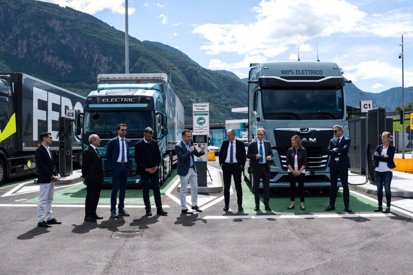 alpitronic hyc1000 autostrada del brennero brennerautobahn italia bozen ladestation estación de carga e lkw camiones eléctricos 2025 03 min alpitronic hyc1000 autostrada del brennero brennerautobahn italia bozen ladestation estación de carga e lkw camiones eléctricos 2025 03 min