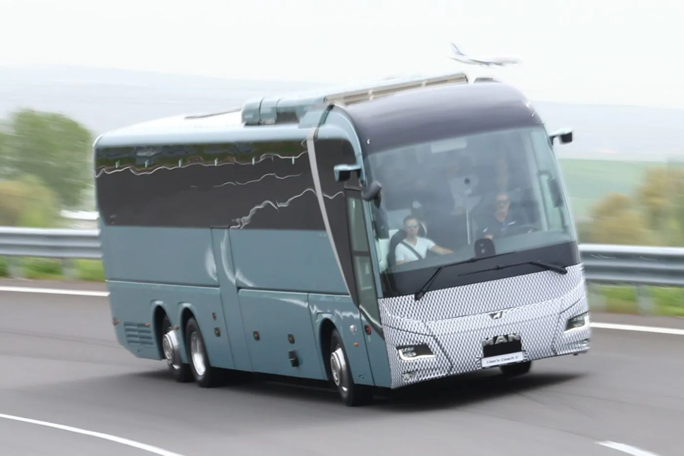 man lions coach 14e elektrobus autobús eléctrico 2025 02 min man lions coach 14e elektrobus autobús eléctrico 2025 02 min