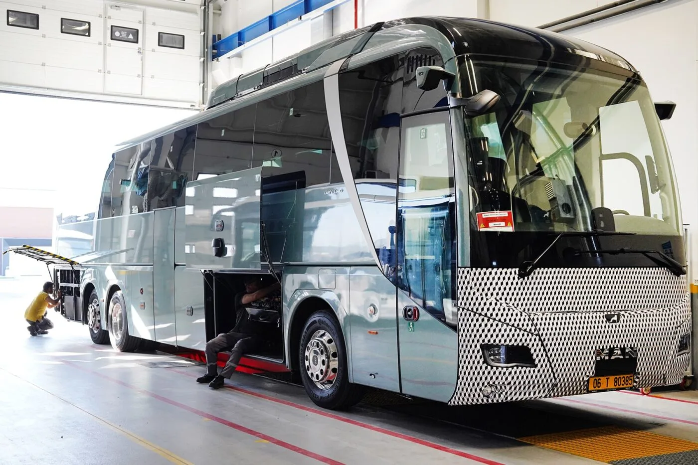 man lions coach 14e elektrobus autobús eléctrico 2025 03 min man lions coach 14e elektrobus autobús eléctrico 2025 03 min