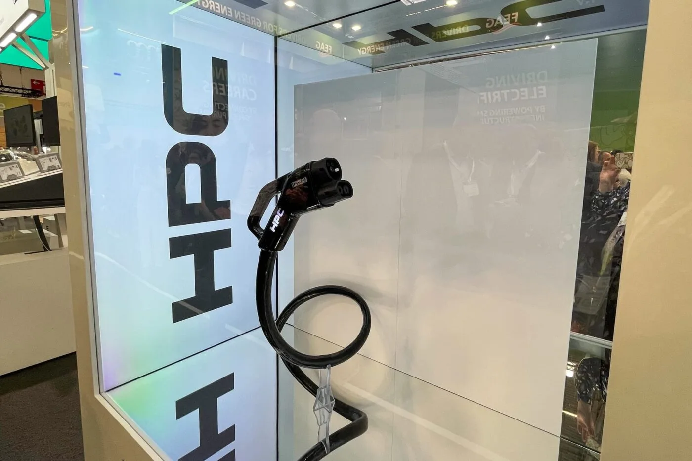 phoenix contact charx connect professional ccs power2drive 2025 7 phoenix contact charx connect professional ccs power2drive 2025 7