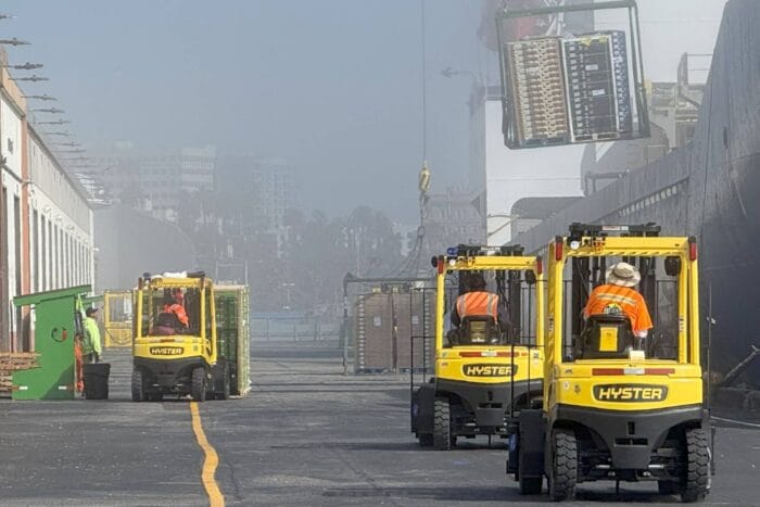 Ssa marine electric forklifts lost angeles usa cropped