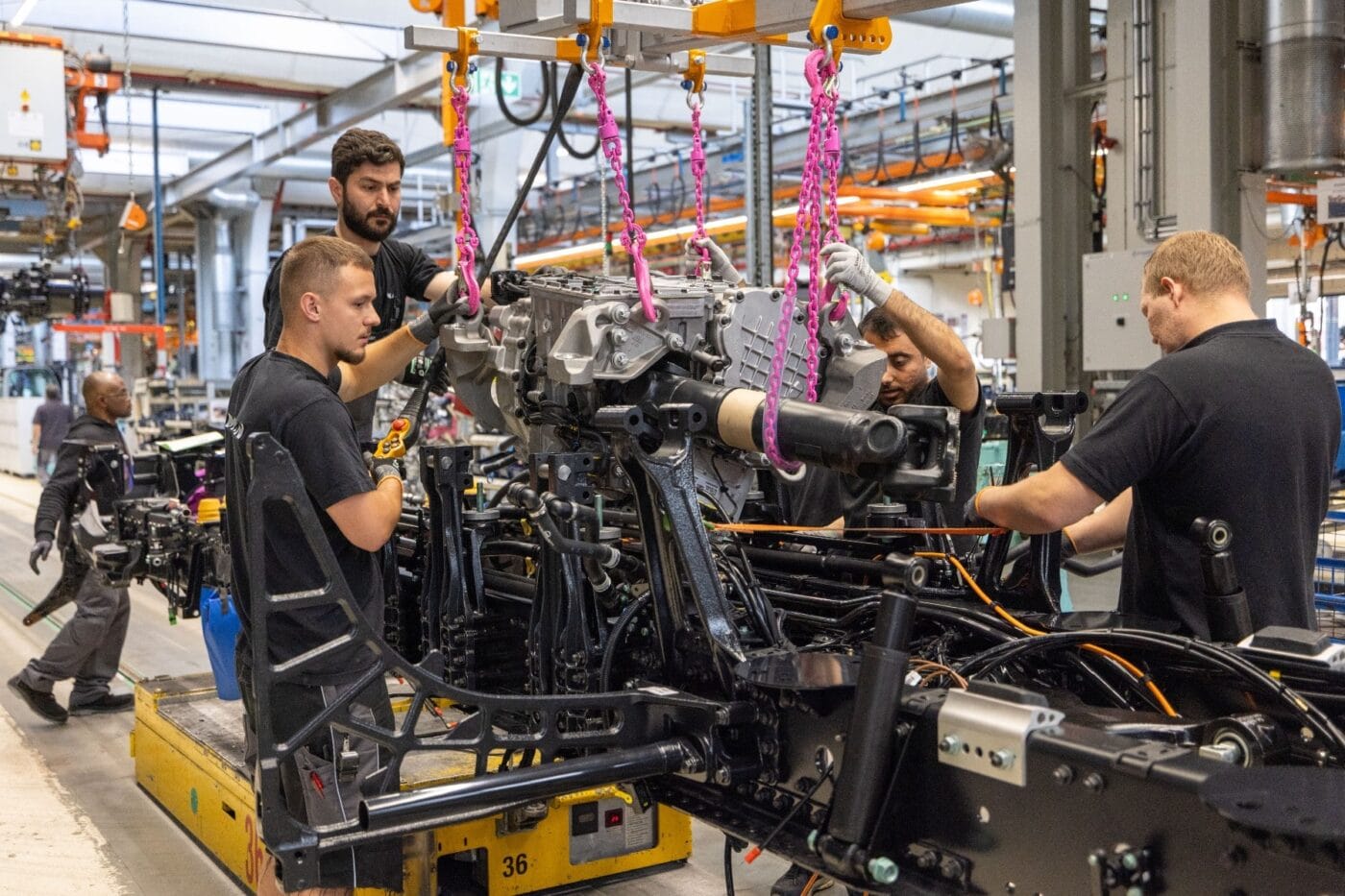 man etruck etgx antrieb drive e lkw electric truck produktion production 2025 01 min man etruck etgx antrieb drive e lkw electric truck produktion production 2025 01 min