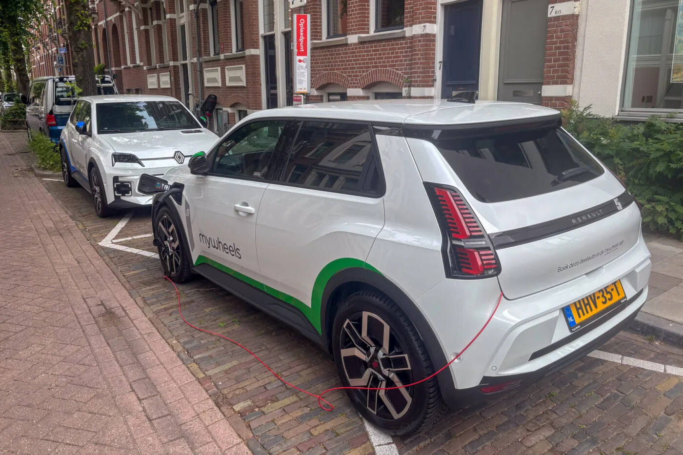 niederlande utrecht energized renault 5 mywheels bidirektionales laden 2025 04 niederlande utrecht energized renault 5 mywheels bidirektionales laden 2025 04