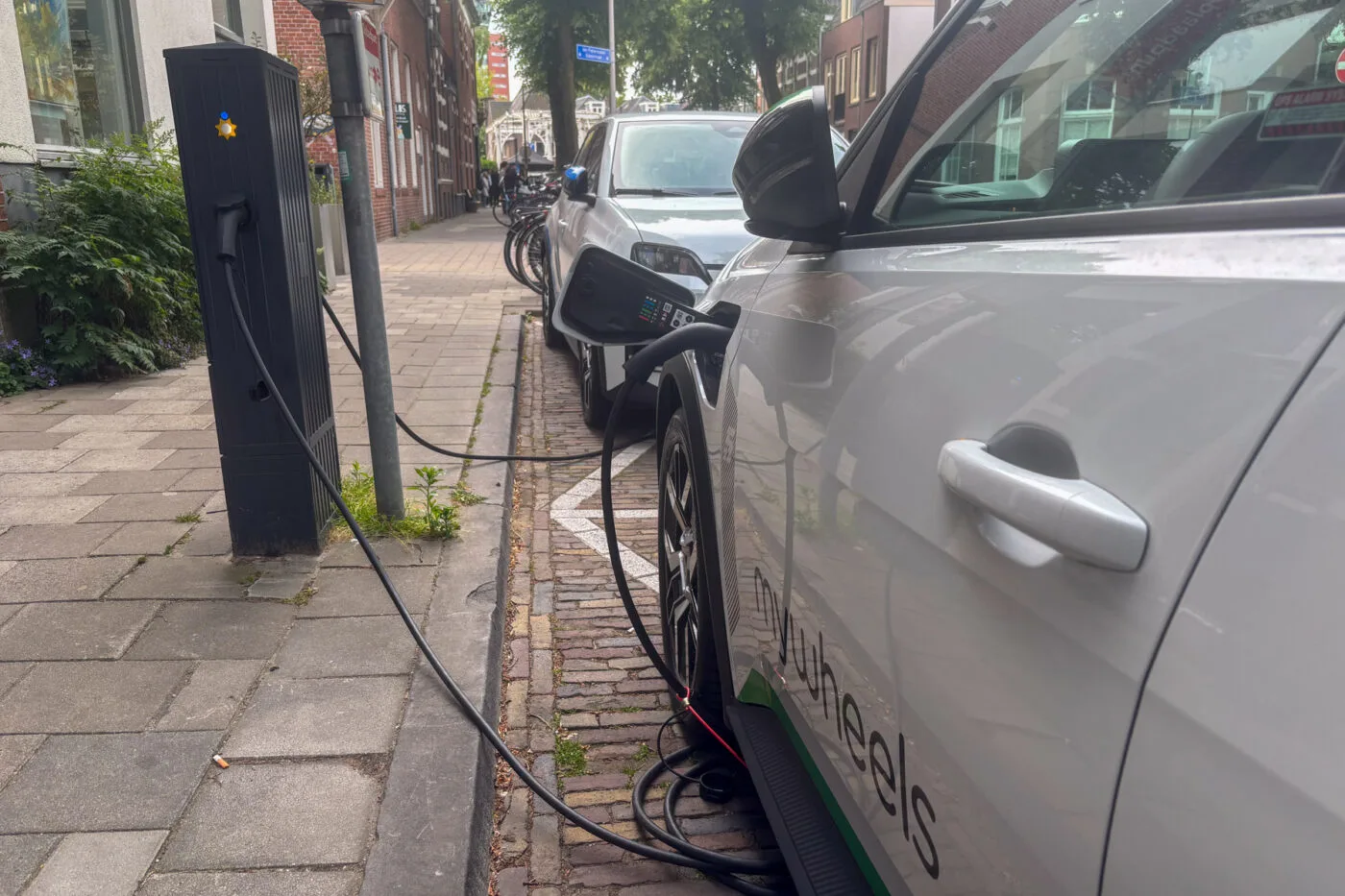 niederlande utrecht energized renault 5 mywheels bidirektionales laden 2025 10 niederlande utrecht energized renault 5 mywheels bidirektionales laden 2025 10