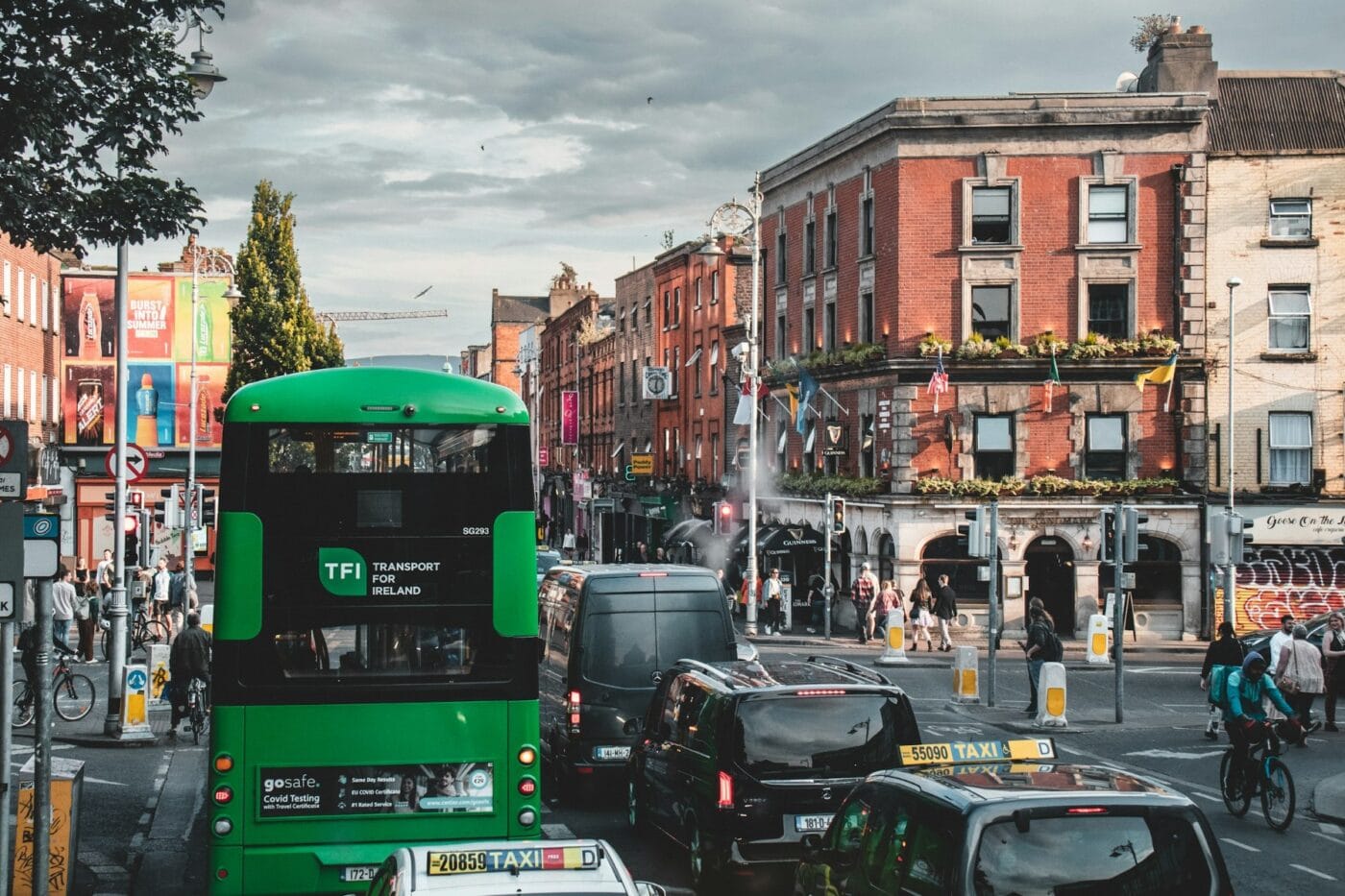 Transporte público dublín irlanda unsplash nir himi