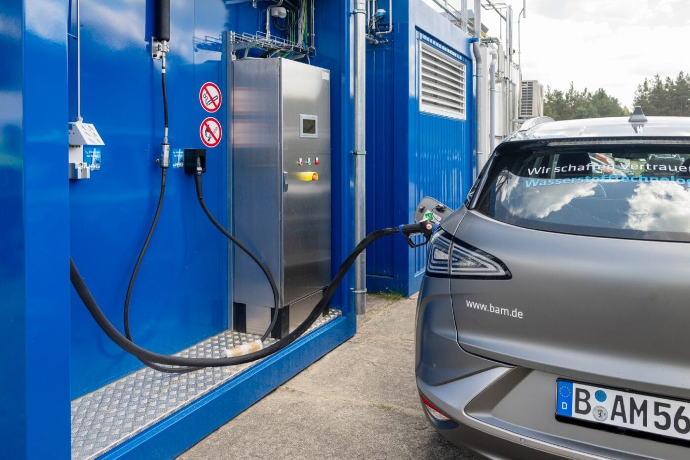 BAM Unveils Innovative Hydrogen Research Filling Station in Brandenburg, Germany