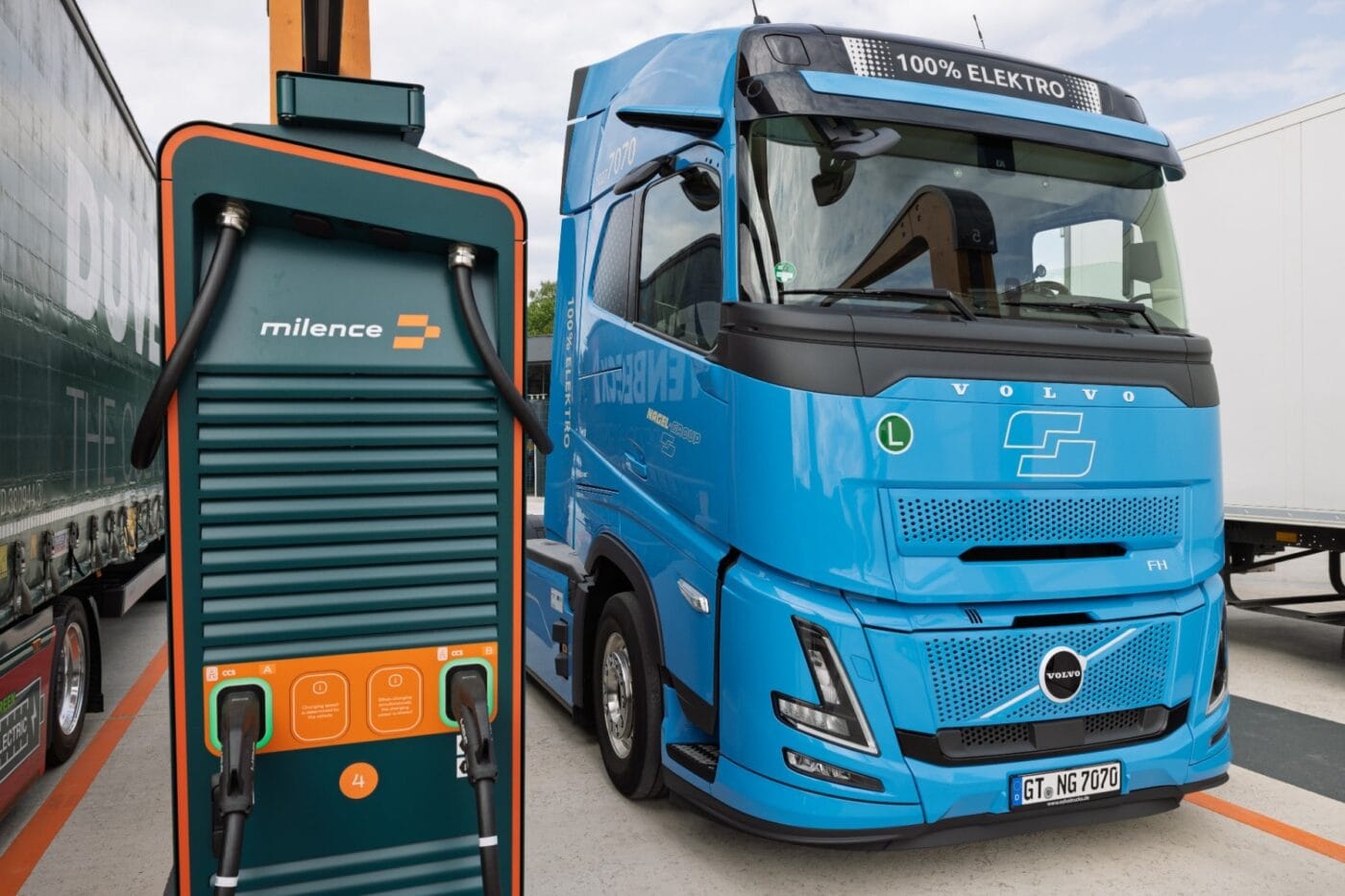 milence ladestation charging station e lkw electric trucks volvo fh electric nagel group recklinghausen 2025 01 min milence ladestation charging station e lkw electric trucks volvo fh electric nagel group recklinghausen 2025 01 min