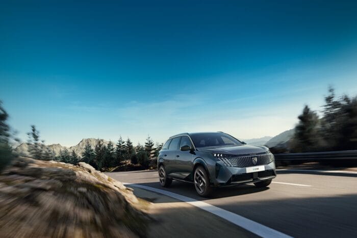 Peugeot e dual motor uk