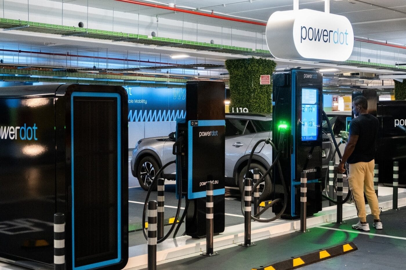 Powerdot ladestation charging station min