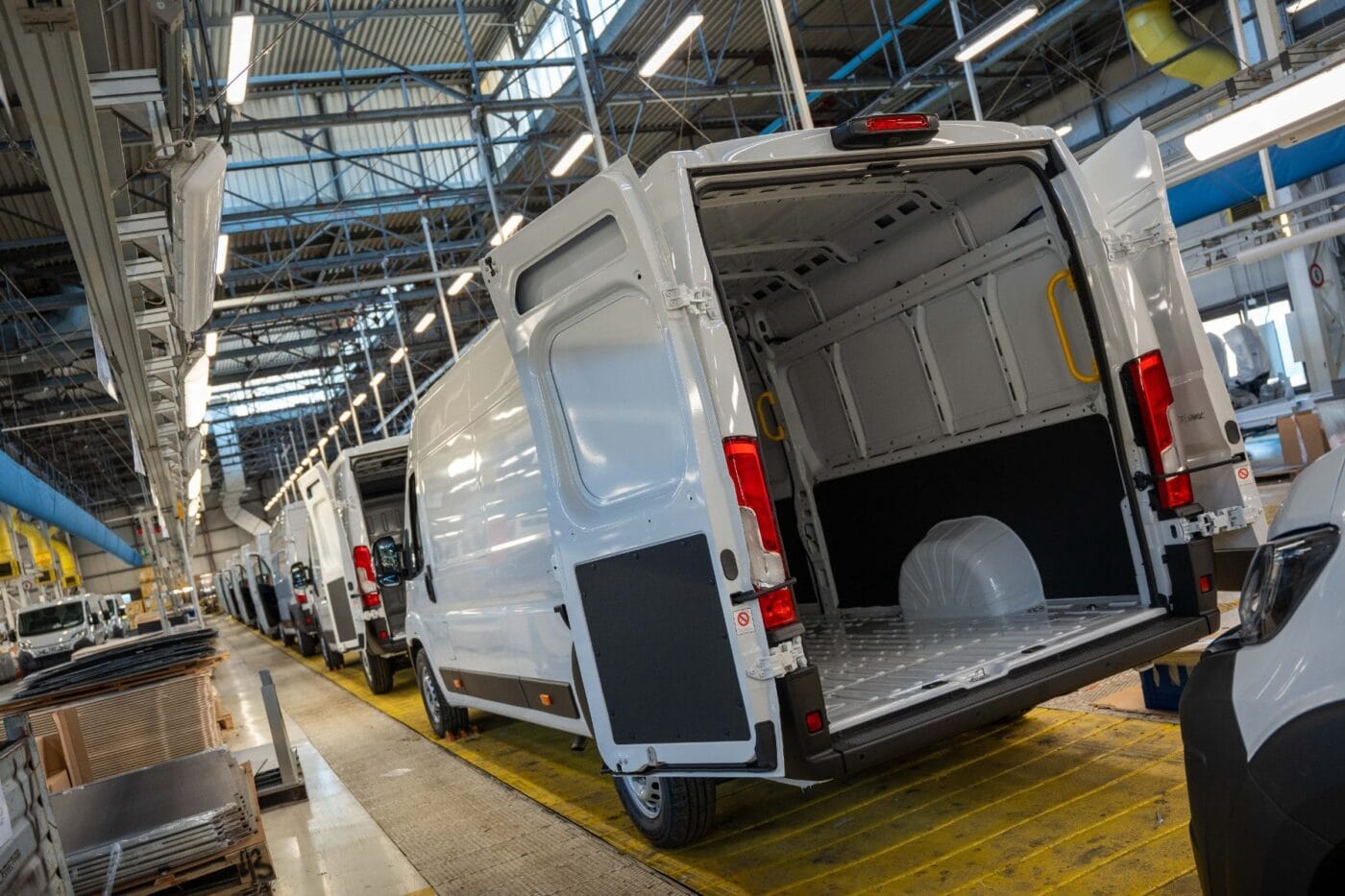 stellantis fiat ducato produktion production atessa italien italy 2025 02 min stellantis fiat ducato produktion production atessa italien italy 2025 02 min