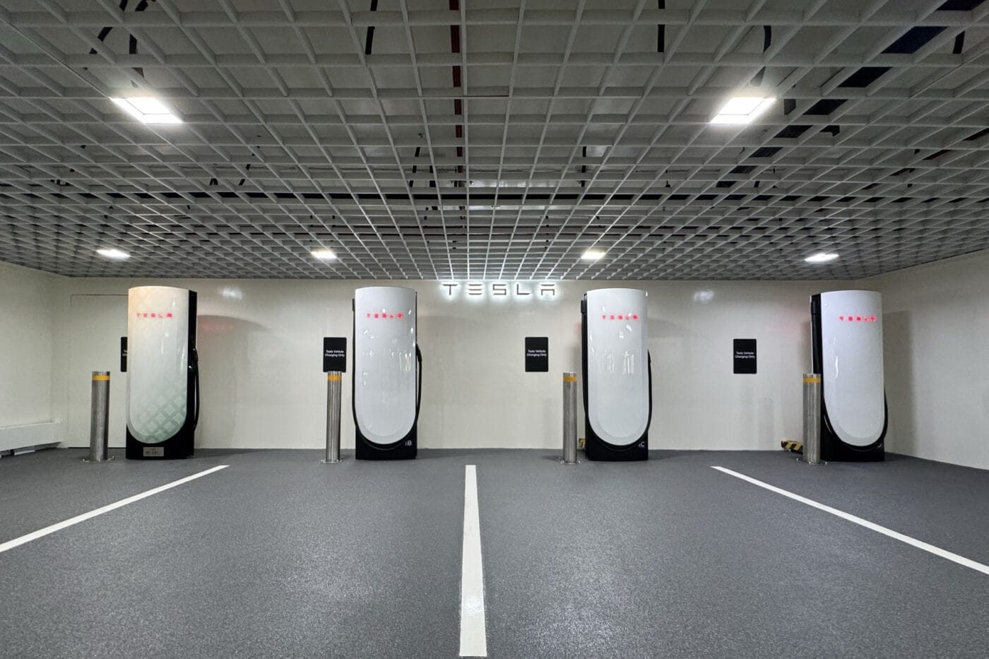 Tesla supercharger mumbai india dc hpc cropped
