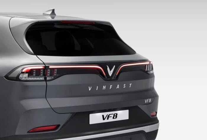 Vinfast v8 trasero