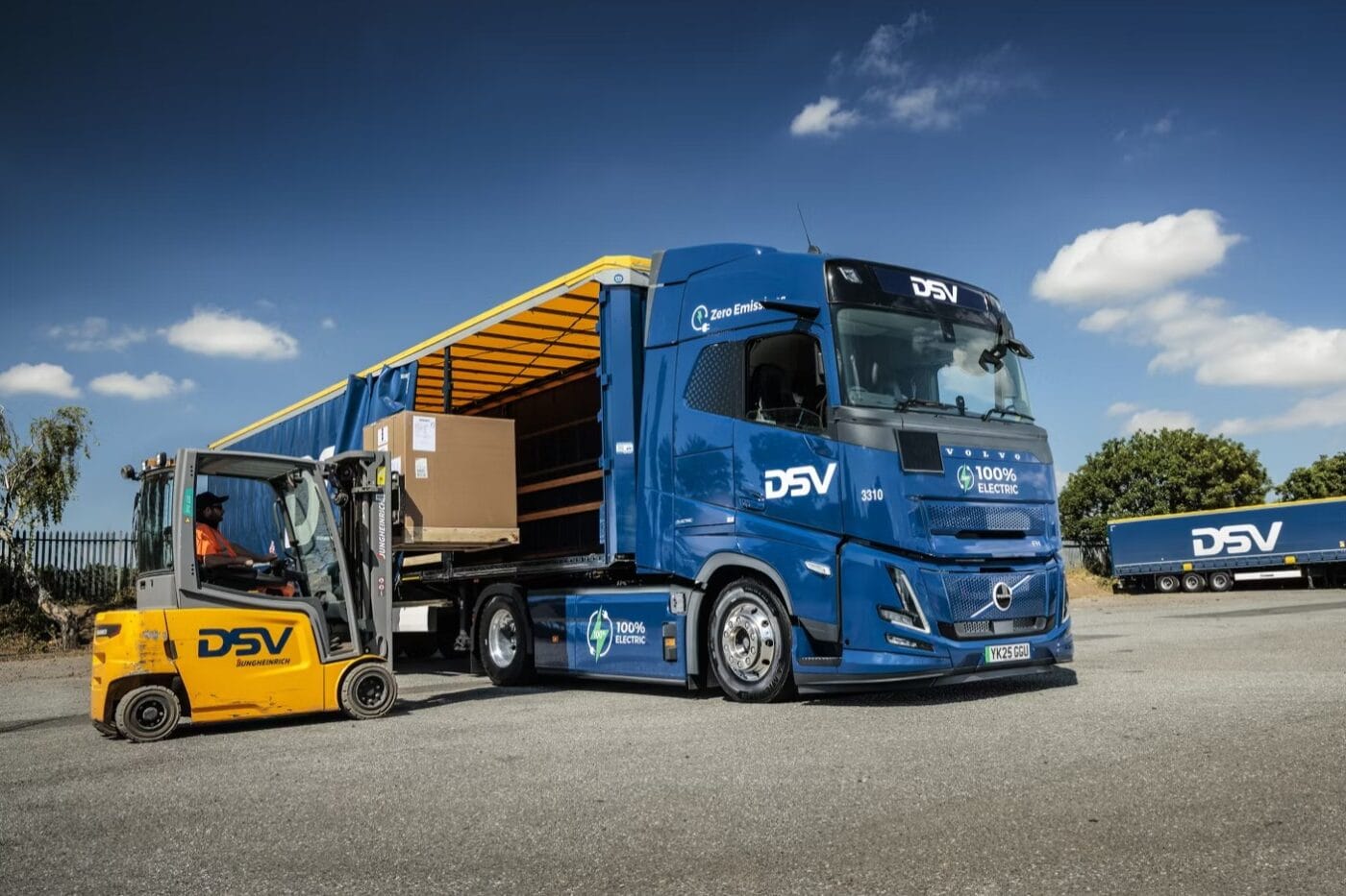 volvo fh aero electric dsv uk 03 volvo fh aero electric dsv uk 03
