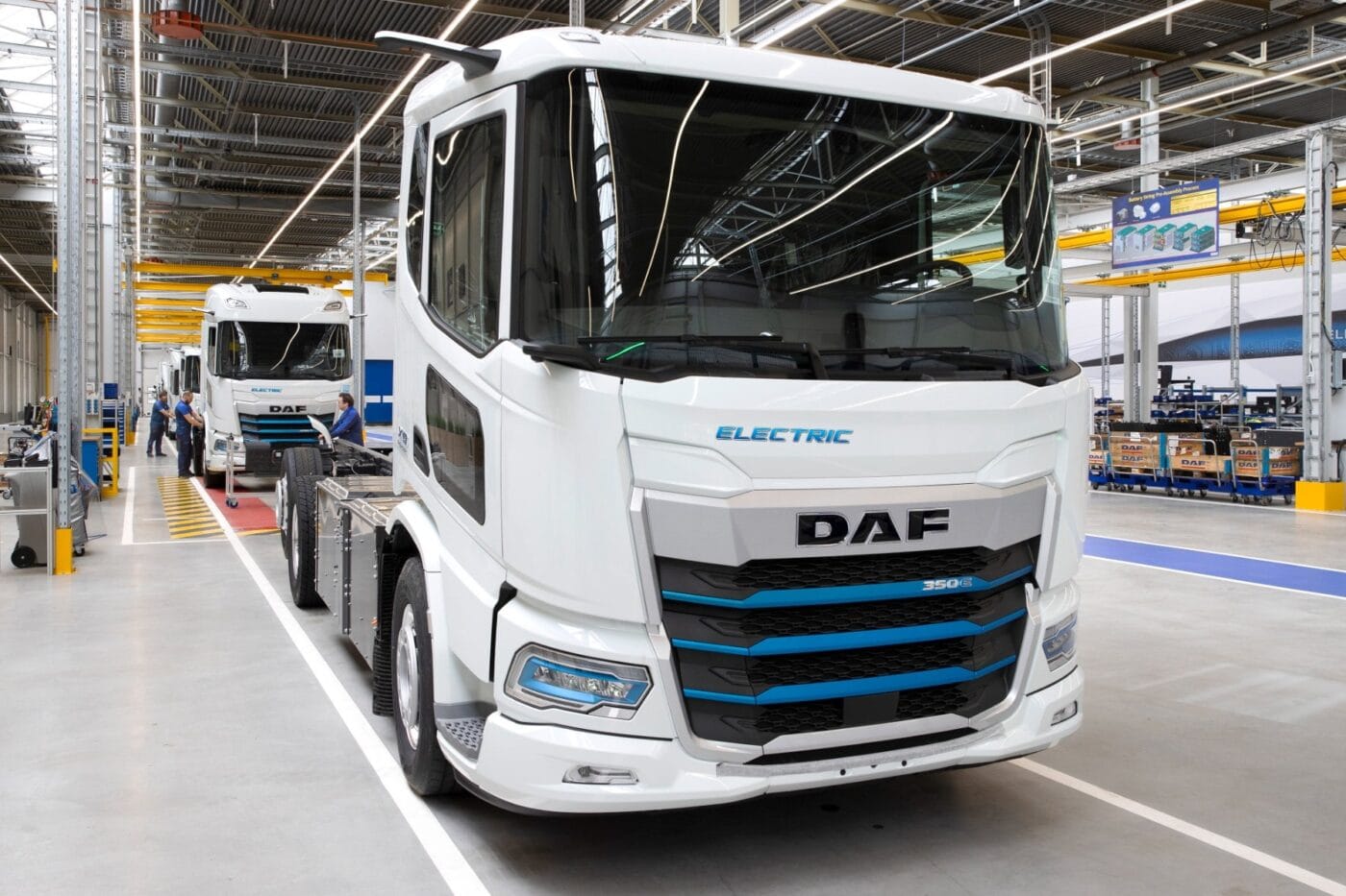 daf xd electric e lkw electric truck produktion production 2025 01 min daf xd electric e lkw electric truck produktion production 2025 01 min