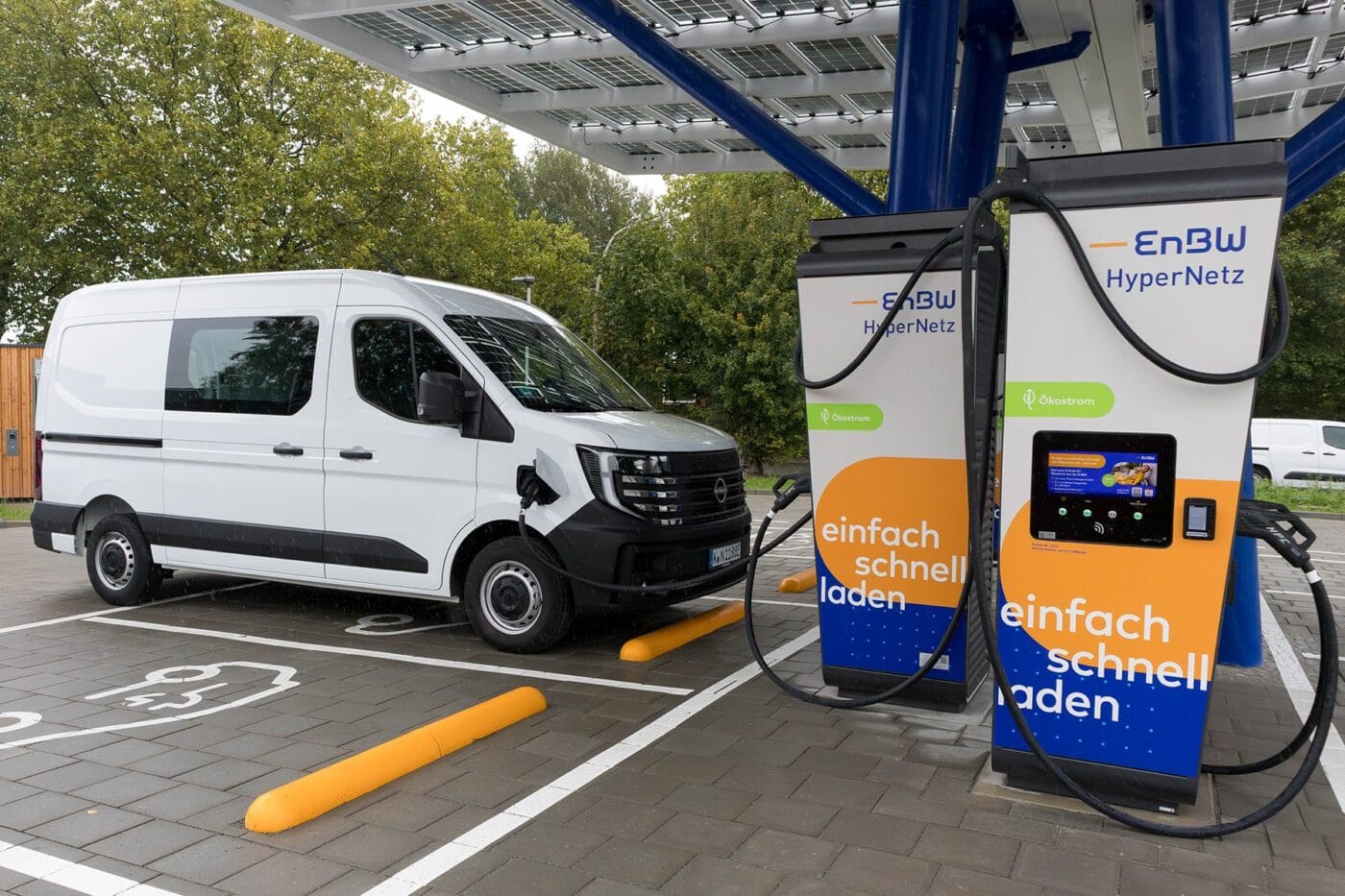 nissan interstar e fahrbericht 2025 03 enbw ladestation charging station min Nissan interstar e fahrbericht enbw ladestation charging station min