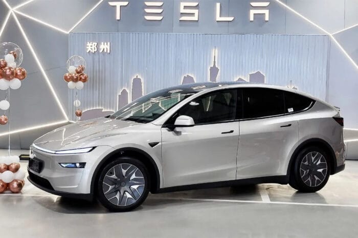 Tesla model y l china first deliveries