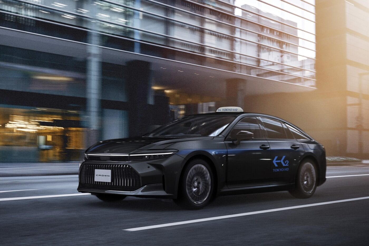 Toyota crown estate taxi fuel cell fcev tokyo japan h2 japan