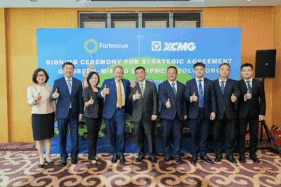 Xcmg fortescue electric dump trucks mining trucks contract signing