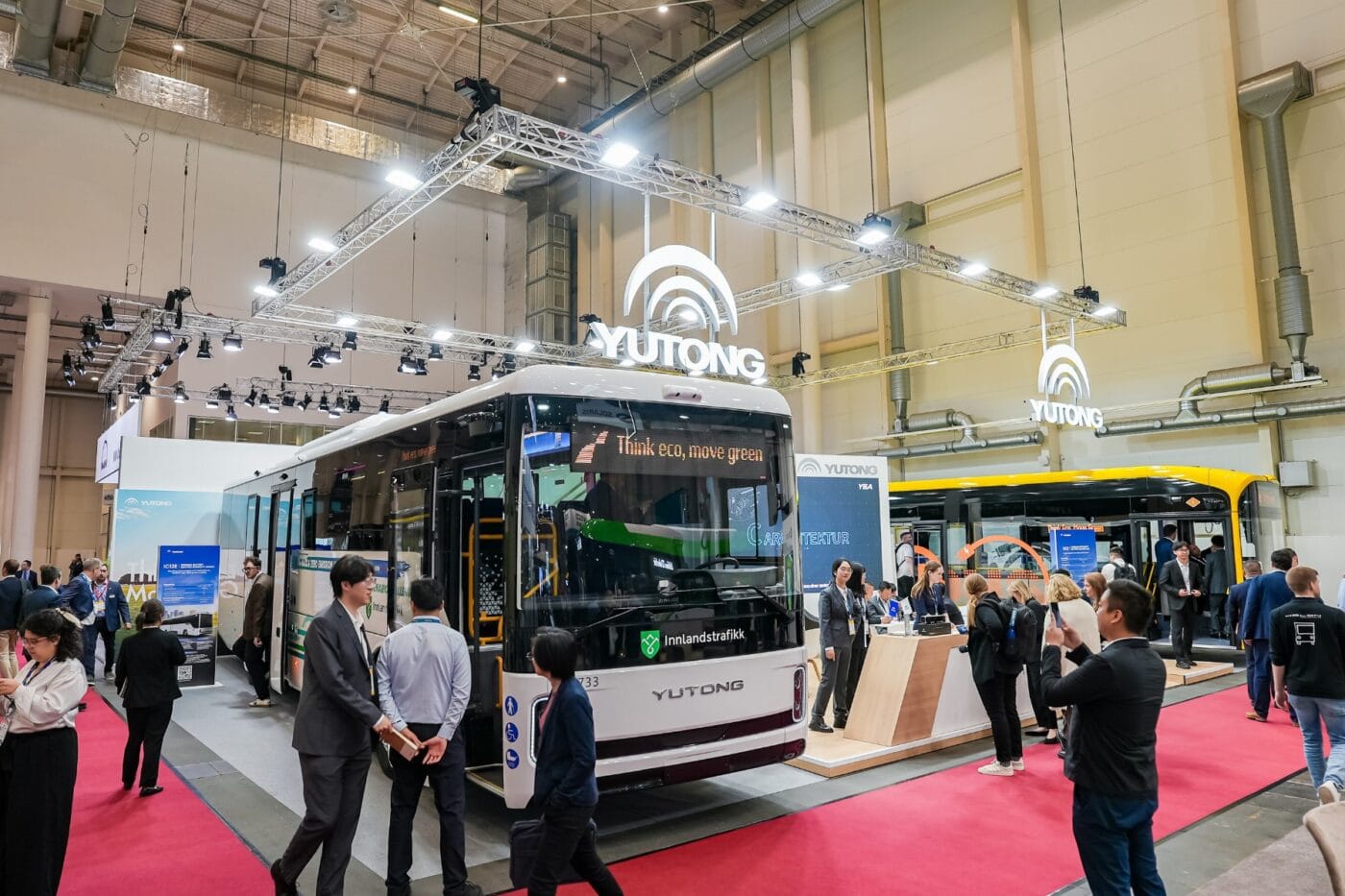 autobuses eléctricos yutong ic12e autobús interurbano recortado Autobuses eléctricos Yutong ic12e autobús interurbano recortado