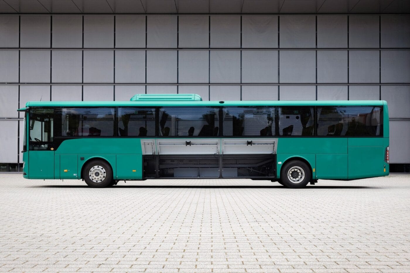 daimler buses mercedes benz eintouro m elektrobus electric bus 2025 01 min Daimler buses mercedes benz eintouro m elektrobus electric bus min