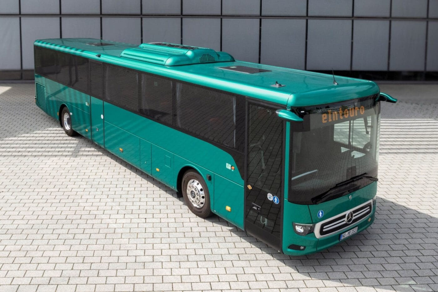 daimler buses mercedes benz eintouro m elektrobus electric bus 2025 04 min Daimler buses mercedes benz eintouro m elektrobus electric bus min