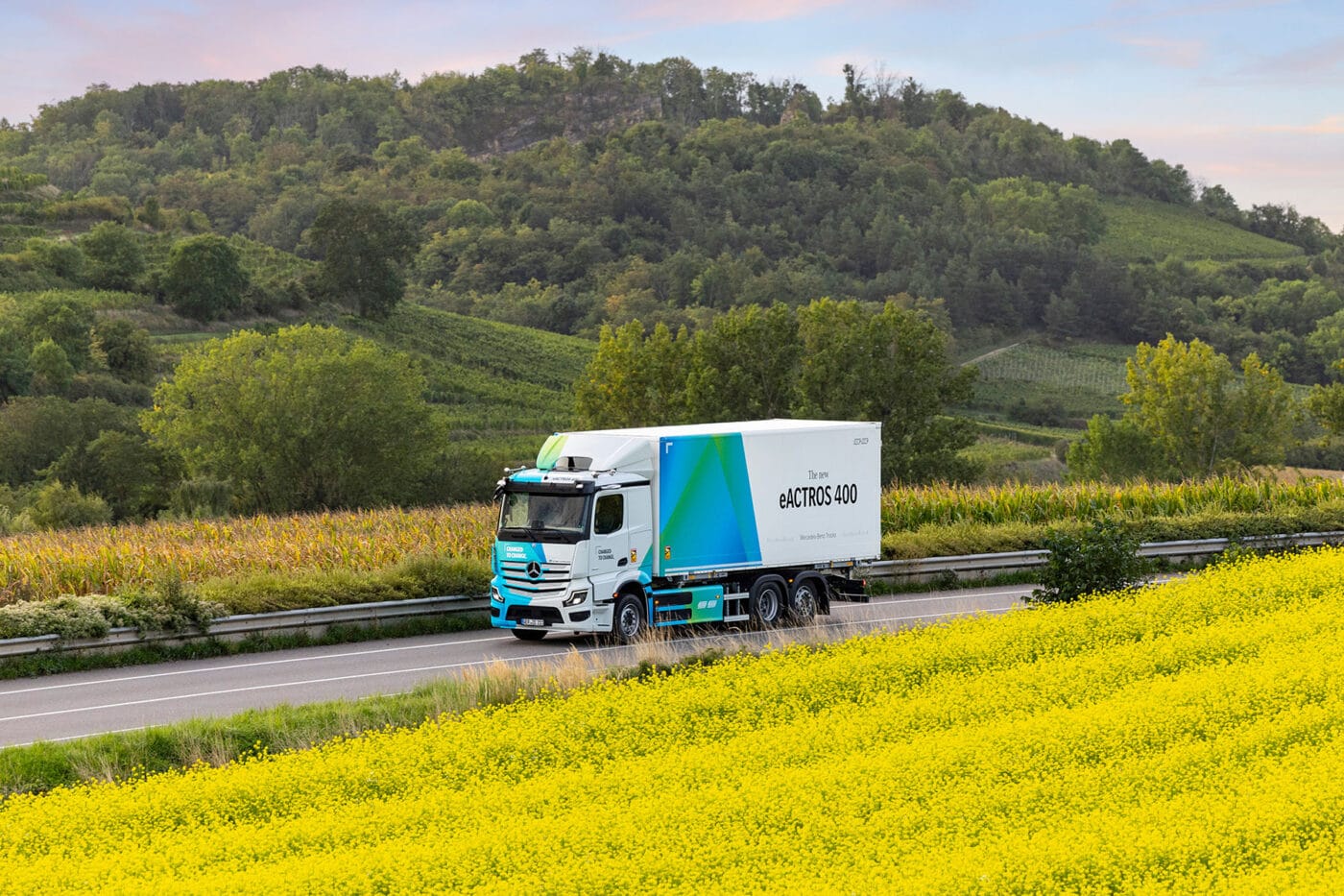 daimler camión mercedes benz eactros 400 e lkw camión eléctrico 2025 17 Daimler camión mercedes benz eactros e lkw camión eléctrico