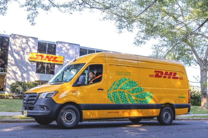 Dhl usa mercedes esprinter recortada