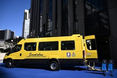 Iveco edaily minibús autobuses escolares eléctricos italia campania