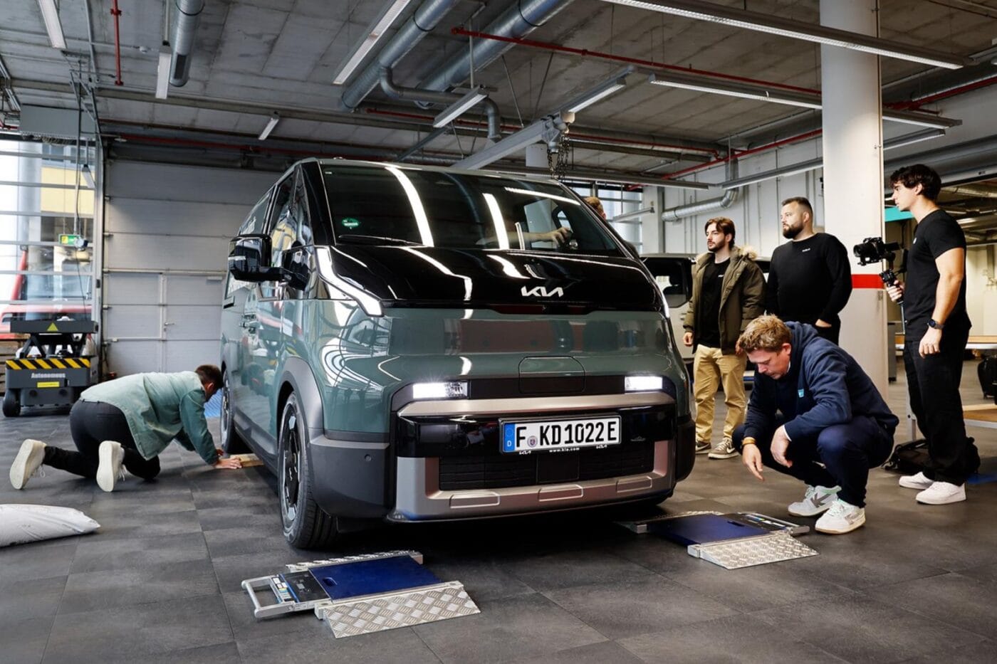 Kia pv5 cargo guinness world record