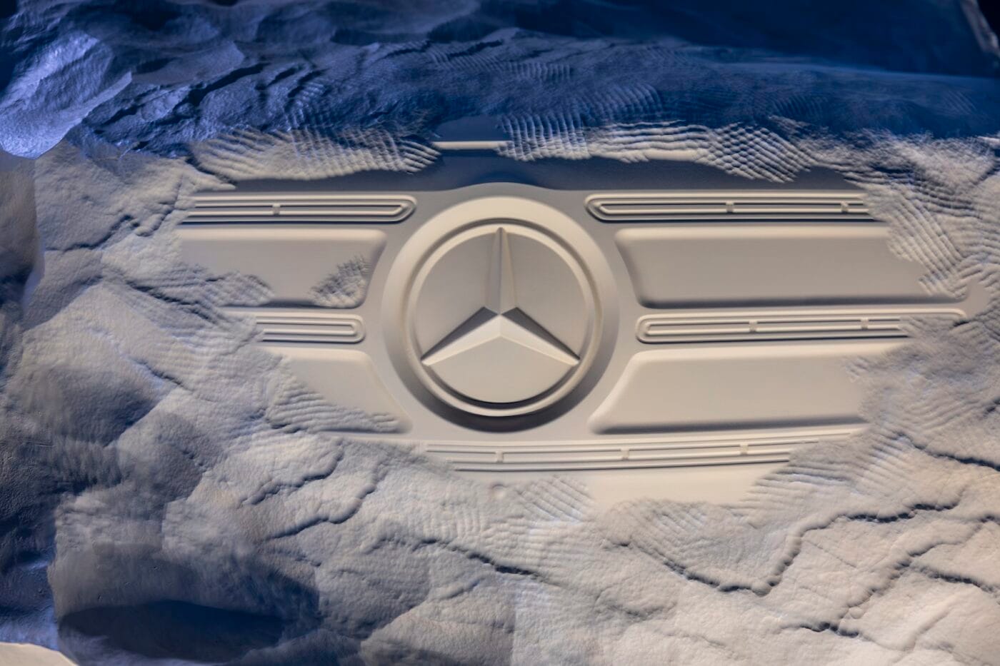 mercedes sprinter 4 skulptur 22 the boulder22 2 Mercedes sprinter skulptur el canto rodado