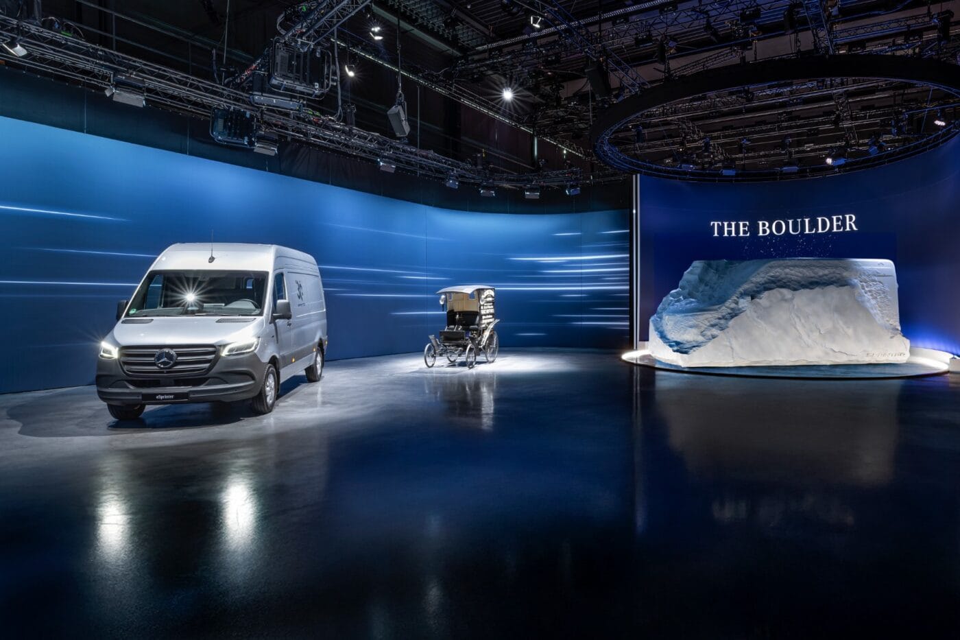 mercedes sprinter 4 skulptur 22 the boulder22 5 Mercedes sprinter skulptur el canto rodado