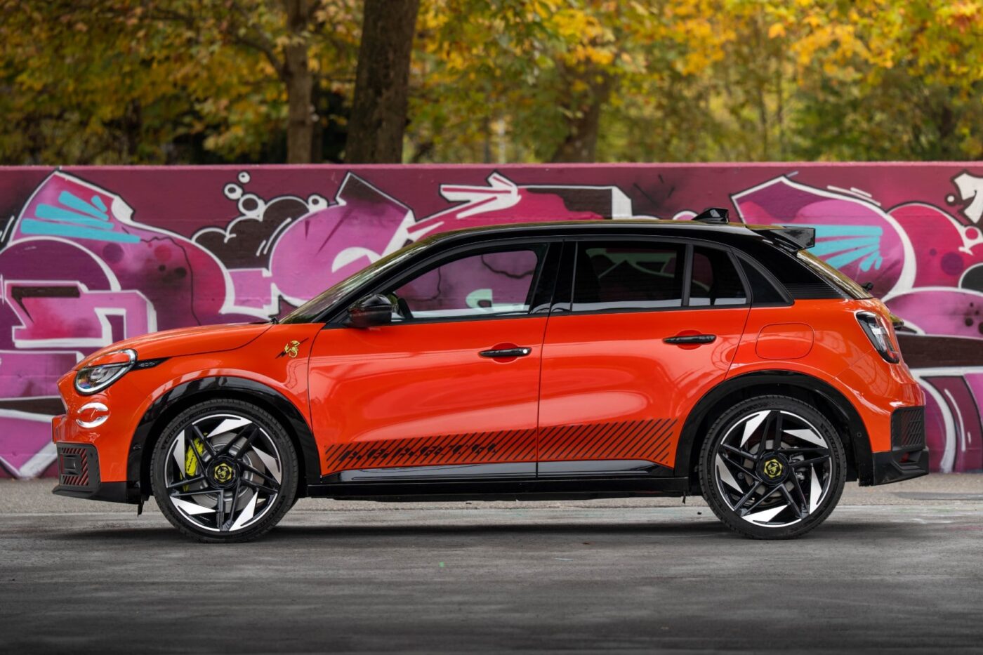 Abarth 600e competizione min