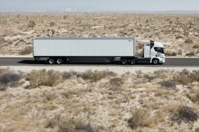 Einride e lkw electric truck hintergrund background min