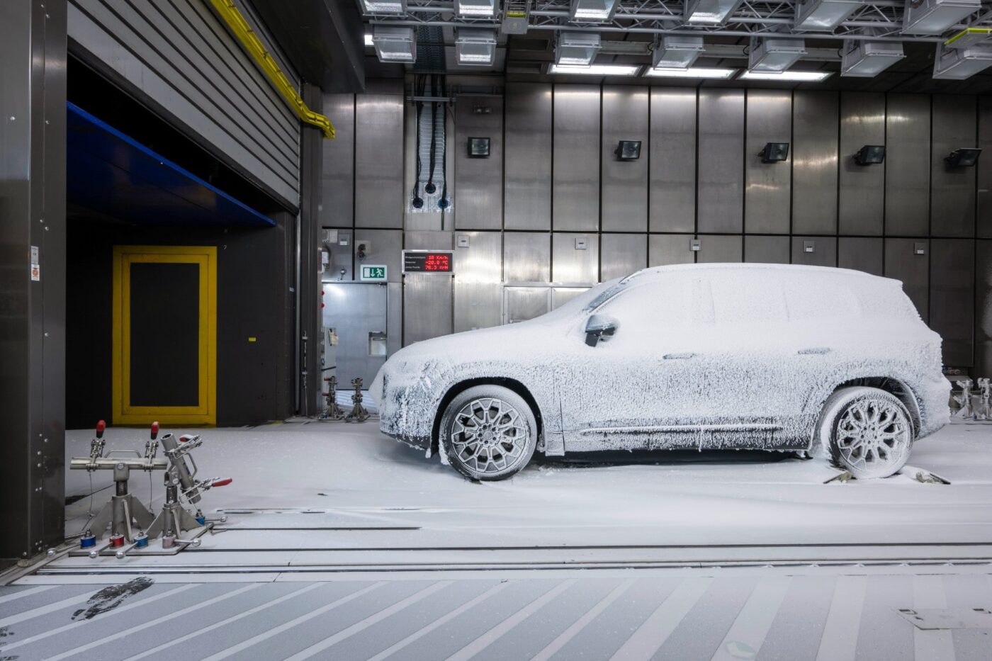 mercedes benz glb 2025 01 min Mercedes benz glb min